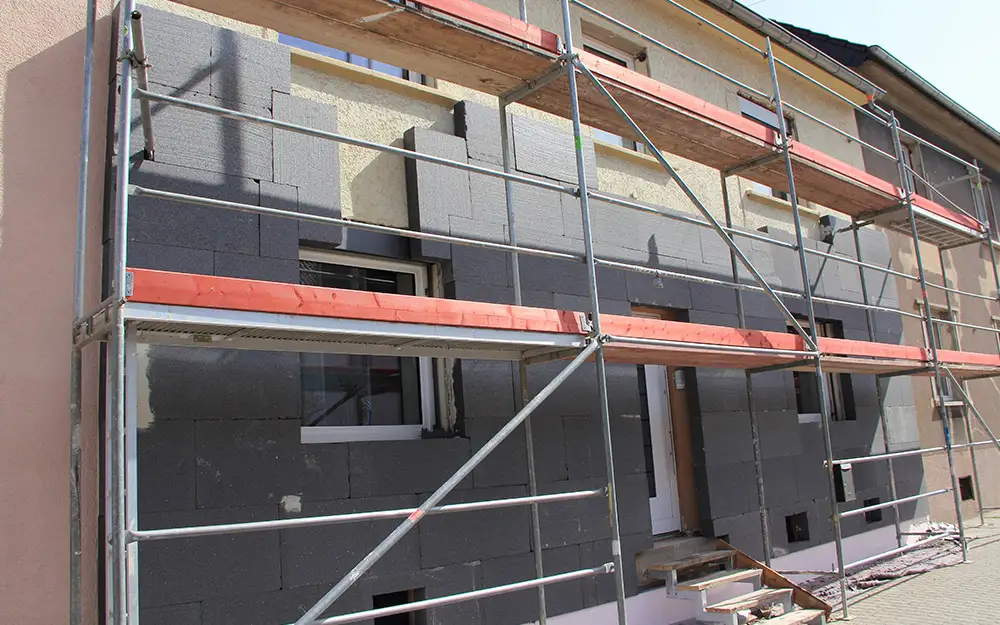 AM Raumbau Berlin GmbH Wärmedämmverbundsystem (WDVS) im Aufbau